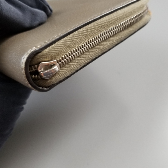 CELINE Beautiful Large Zippy compact wallet Solid color - Picture 12 of 16